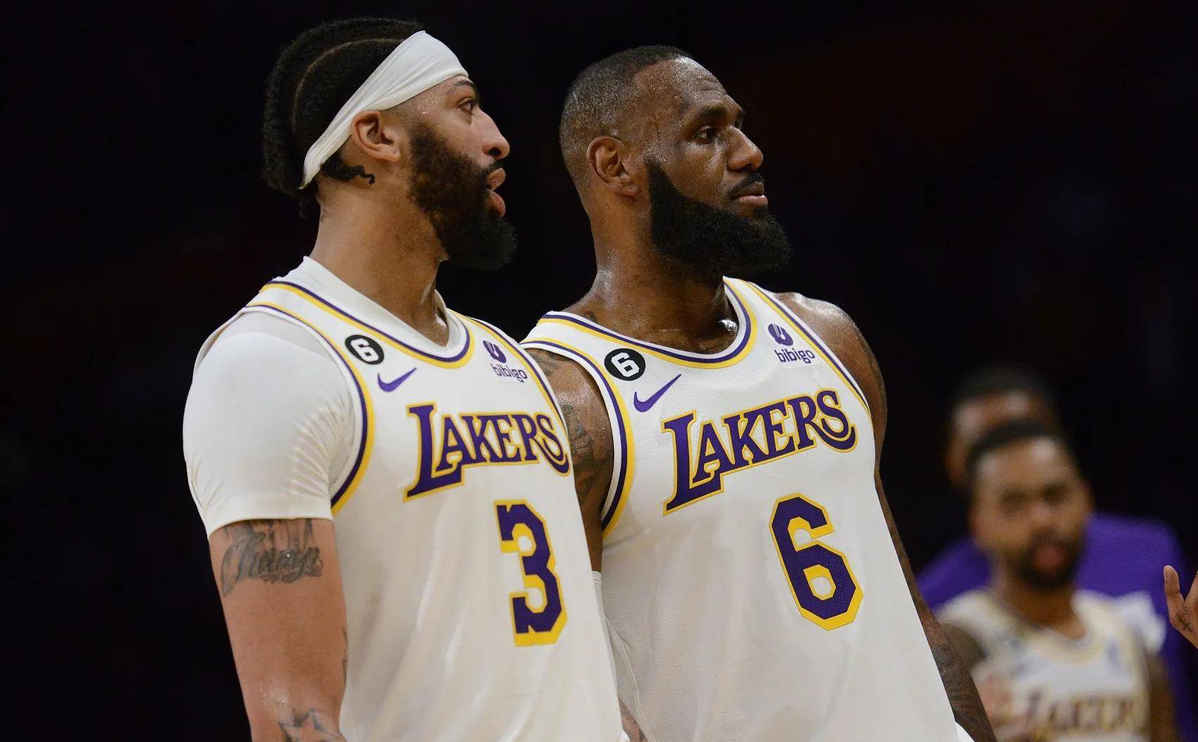 比如曾效力 比如曾效力