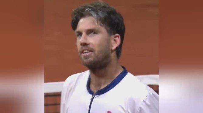 雄鹿以手递 雄鹿以手递